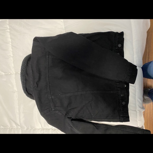 Black denim Levi’s jackets - Picture 4 of 5